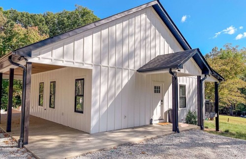 Franklin Casa | The Dogwood Cottage Franklin