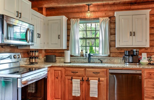 Valley Hill Casa | The Dogwood Meadow 2BR Log Cabin with Fire Pit, Waterfall, Large Yard