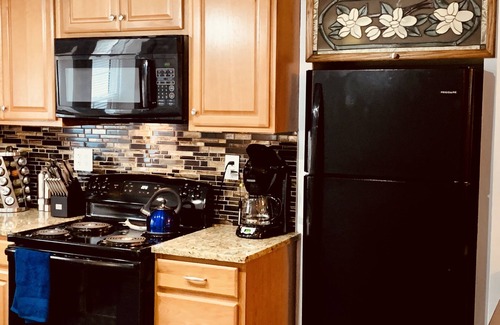 West Ashley Casa | ❤️ The Dolloff Inn ~ cerca de jardines y plantaciones ~ cercado / Pets-5 Big Screens / Netflix