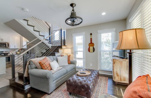 Hillsboro West End Casa | The Dolly★Explore Hillsboro Village on foot★Free Parking, 9 mins to downtown!