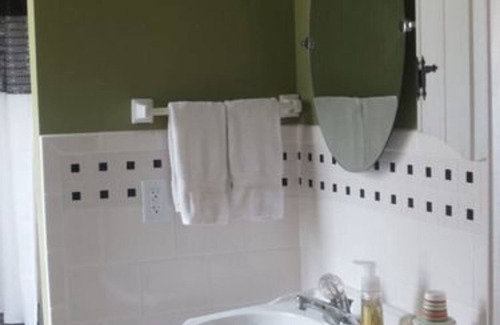 Blooming Grove Cama Y Desayuno | The Dominion House Bed & Breakfast