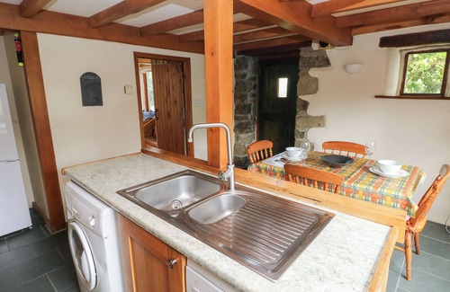 Fishguard Cabaña | THE DOVECOTE, romantic, character holiday cottage in Fishguard