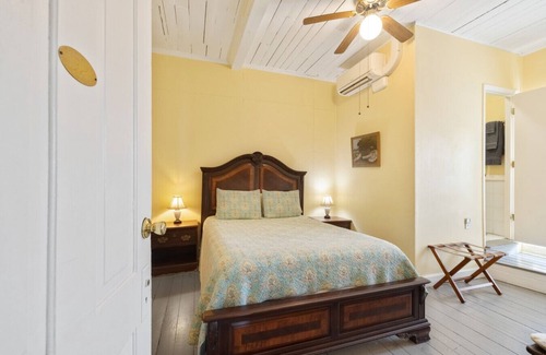 Cedar Key Hotel | The Downtown Historic Island Hotel