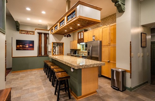 Downtown Omaha Casa | The Downtown Omaha Oasis- over 10,000 sq ft includes arcade & rooftop w/ hot tub