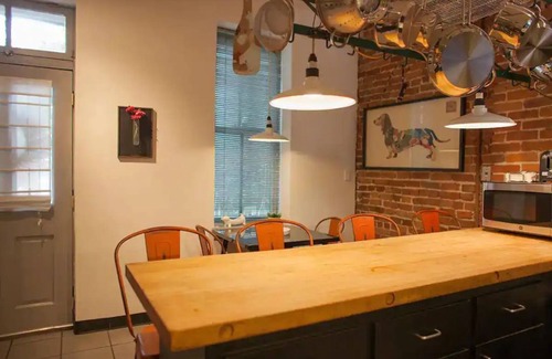 Downtown St. Louis Casa | The Doxie - Townhouse in Historic Soulard