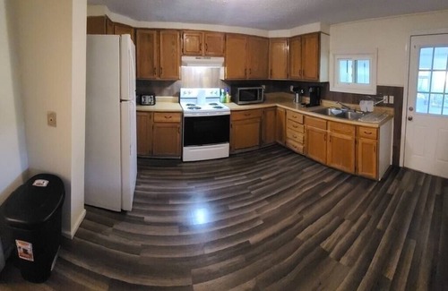 Tazewell Casa | The Dragon's Den - Upstairs Private Room 2