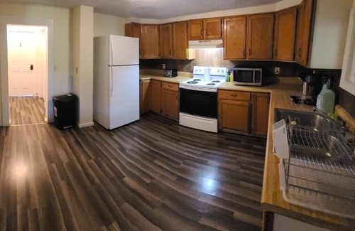 Tazewell Casa | The Dragon's Den - Upstairs Private Room 2