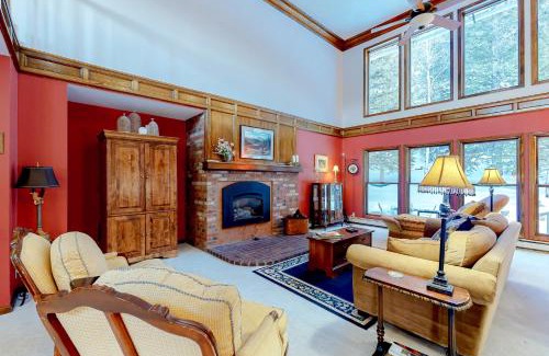 South Fork Casa | The Dragonfly Main House