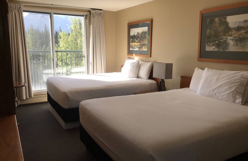 Canmore Hotel | The Drake Inn
