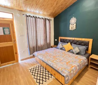 Kasol Casa | The Dreamcatcher room’s & cafe