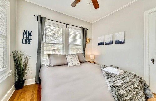 Lower Greenville Apartamento | The Dreamy Escape on Lower Greenville