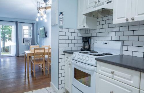 Harrison Hot Springs Apartamento | The Driftwalk Walkable to Beach