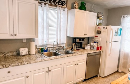 Holly Hill Casa | The Driftwood Hideaway - Daytona Beach, FL - Minutes from the Beach & More!!