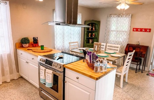 Holly Hill Casa | The Driftwood Hideaway - Daytona Beach, FL - Minutes from the Beach & More!!