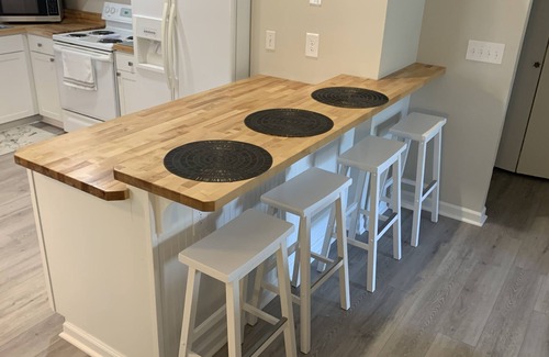 Kings Grant Casa | The Driftwood House is completely remodeled 3 bedroom 2 bath centrally located.