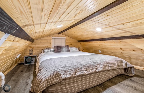 Bentonville Casa | The Drop Inn: Trailside Tiny Home in the Heart of Bentonville