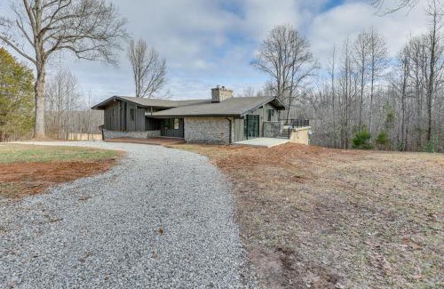 Sugar Tree Casa | The Duck Farm Sugar Tree Hideaway with Yard!