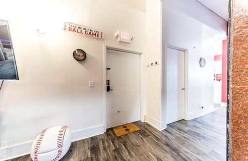 Downtown St. Louis Apartamento | THE DUGOUT - The Team House