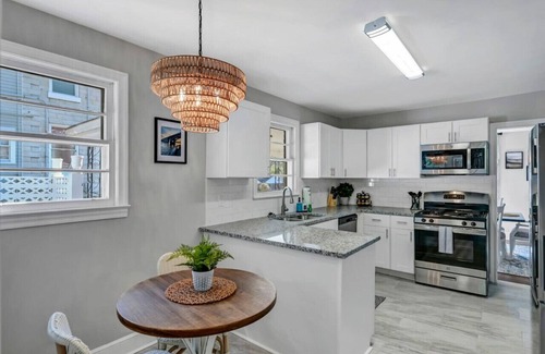 Eau Claire Casa | The Duke | 3BR 1 BA | Pet Friendly!