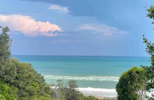 Lake Tyers Beach Casa | The Dunes *Beachfront* Lake Tyers Beach