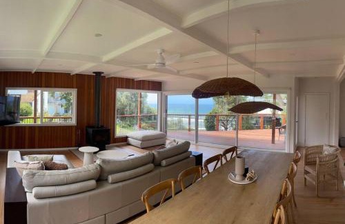Lake Tyers Beach Casa | The Dunes *Beachfront* Lake Tyers Beach