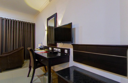 Kaloor Hotel | The Dunes Continental