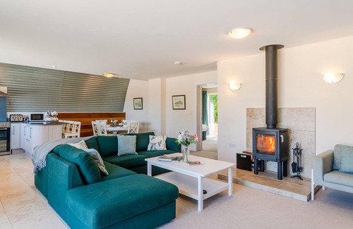 Chipping Campden Cabaña | The Dutchy - sleeps 14 guests in 7 bedrooms