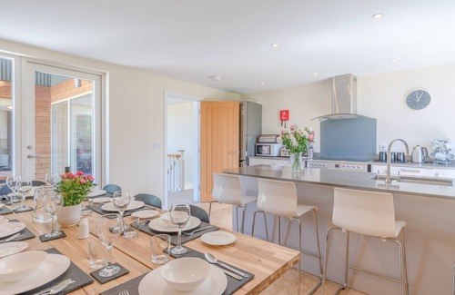 Chipping Campden Cabaña | The Dutchy - sleeps 14 guests in 7 bedrooms