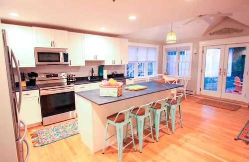 Gloucester Condominio | The Duval House