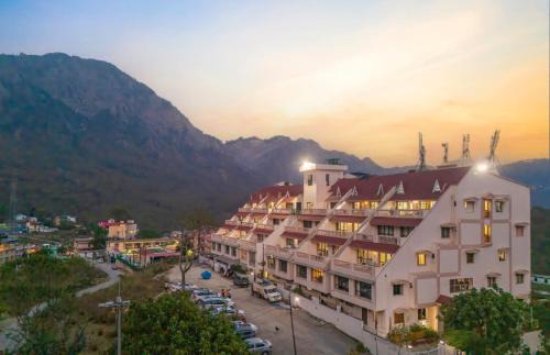 Naina Range Complejo | The Dynasty Resort