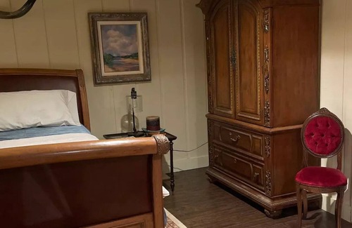 Madison Cama Y Desayuno | The Eastwood Room