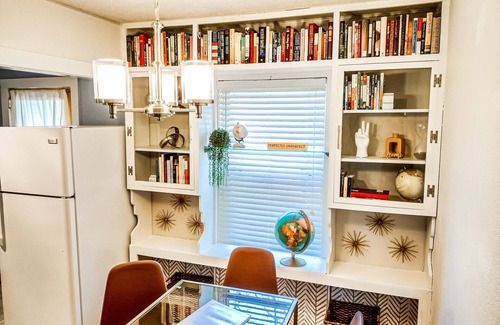 Hattiesburg Casa | The Eclectic Cottage - Bike the Trace