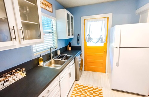 Hattiesburg Casa | The Eclectic Cottage - Bike the Trace