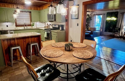 Hattiesburg Casa | The Eclectic Cottage! 3-bedroom house in charming Hattiesburg