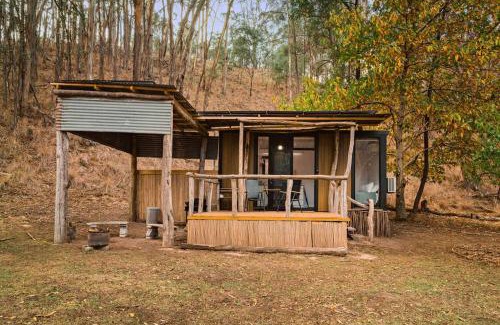 Nowhere Creek Casa | The Edge of Nowhere Chestnut by Tiny Away