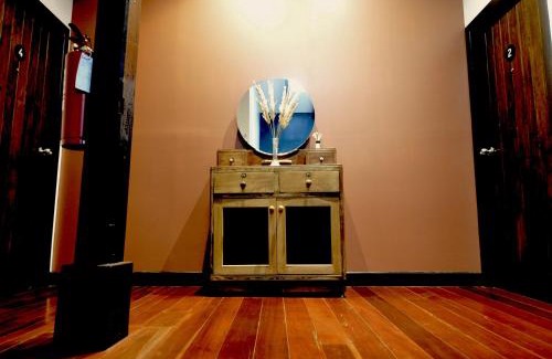 Old City Hotel | The Eight Ratvithi House