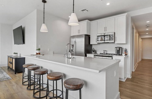 Central Business District Hotel | Stylish 4BD Unit near French Quarter/Superdome