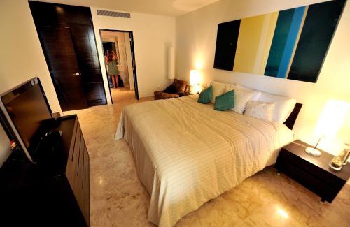 Zazil-ha Apartamento | The Elements Oceanfront & Beachside Condo Hotel