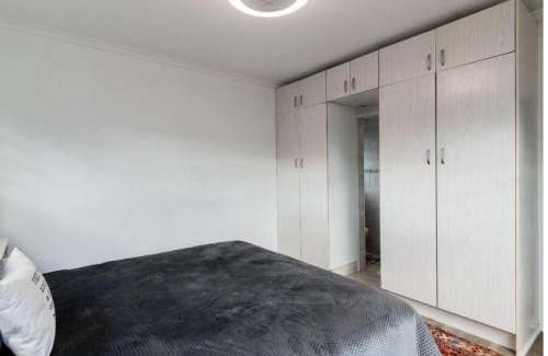 Gordons Bay Central Casa | The Elephant Cottage