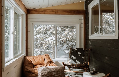 Valley of the Sun Cabina | Upscale A-Frame. Hot Tub. Dog Friendly. Elope. Close to Breckenridge