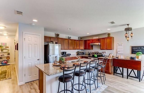 Southside Casa | The Elizabeth condo near Baymeadows w/ balcony