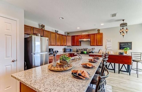 Southside Casa | The Elizabeth condo near Baymeadows w/ balcony
