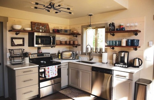 Coram Casa | The Elk Street Retreat