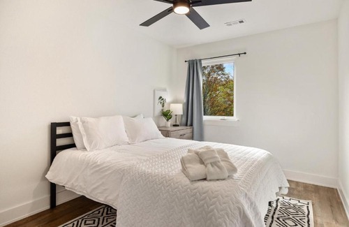 Fayetteville Casa | The Elm - Urban Downtown Home - South Fayetteville