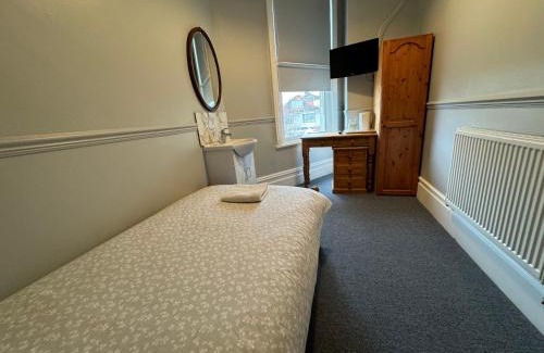 Filton Casa | The Elms Guest House Bristol