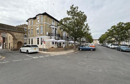 Great Yarmouth Hotel | The Embassy Hotel