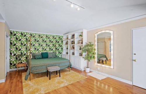 Fallbrook Casa | The Emerald Bungalow