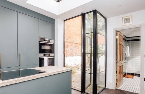 Henley-on-Thames Casa | The Emerald - Central Henley 2 Bedroom House - From 145 Per Night