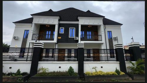 Akure Apartamento | The Emeritus Apartments