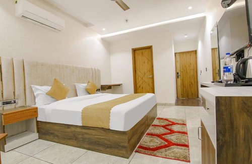 Mohali Hotel | FabHotel Prime The Eminence